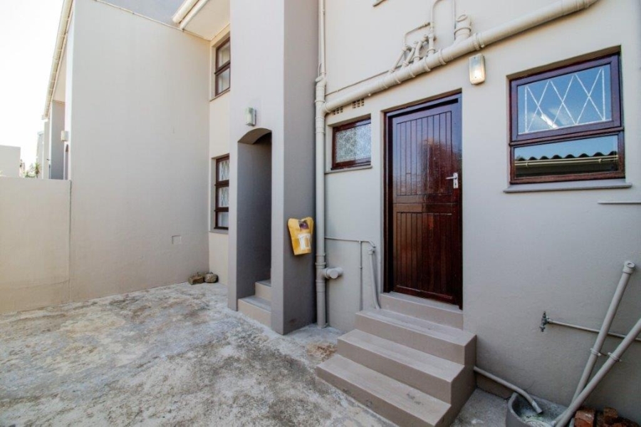 To Let 3 Bedroom Property for Rent in Beacon Bay Eastern Cape